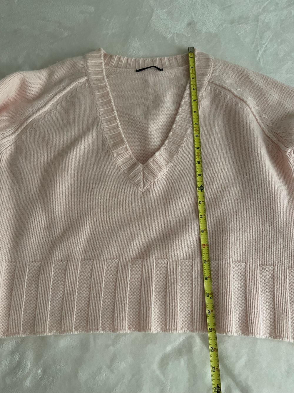 Brazeau Tricot Pale Pink Cashmere Sweater - Picture 6 of 7
